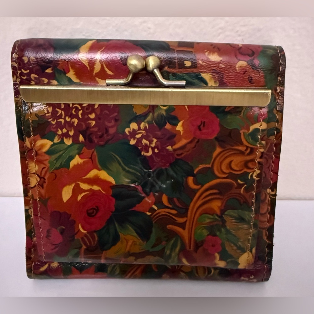 Patricia Nash REITI GOLDEN RUSTIC Bifold Wallet - Picture 2 of 9